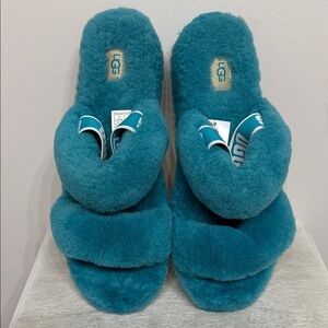 UGG Size 11 Oh Yeah sandals for Women's Cozy Mint Fluffy Slippers NEW